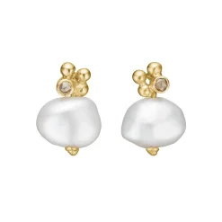 By Birdie – Zenith White Keshi Pearl ørepynt i 14 gult gull
