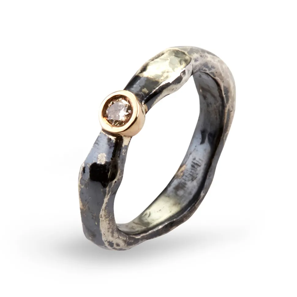 ByBirdie – Heritage Singel ring i sort rhodinert sølv med diamanat