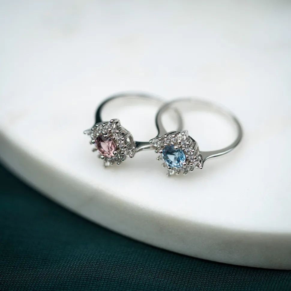 Glow by GullDia – Lily ring i sølv med zirkonia, blå