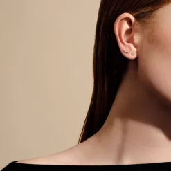 Julie Sandlau – Lumen ørepynt i 18k gult gull med diamanter