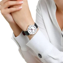Mondaine – Classic Sort – 36 mm