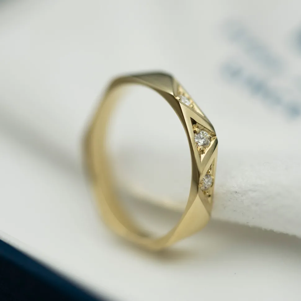 NC Christophersen – Fasettring i gult gull med diamanter – 0,06 ct TW/SI