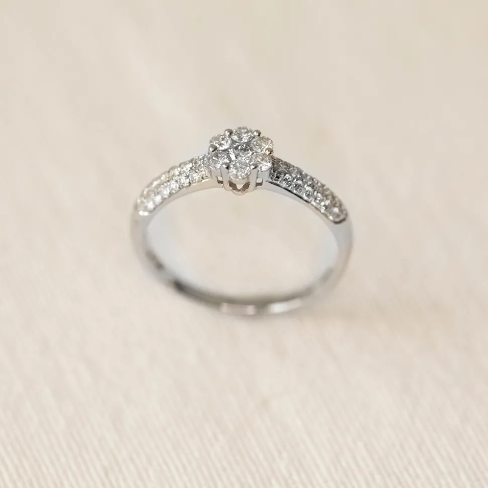 NC Christophersen – Ring i hvitt gull med diamanter