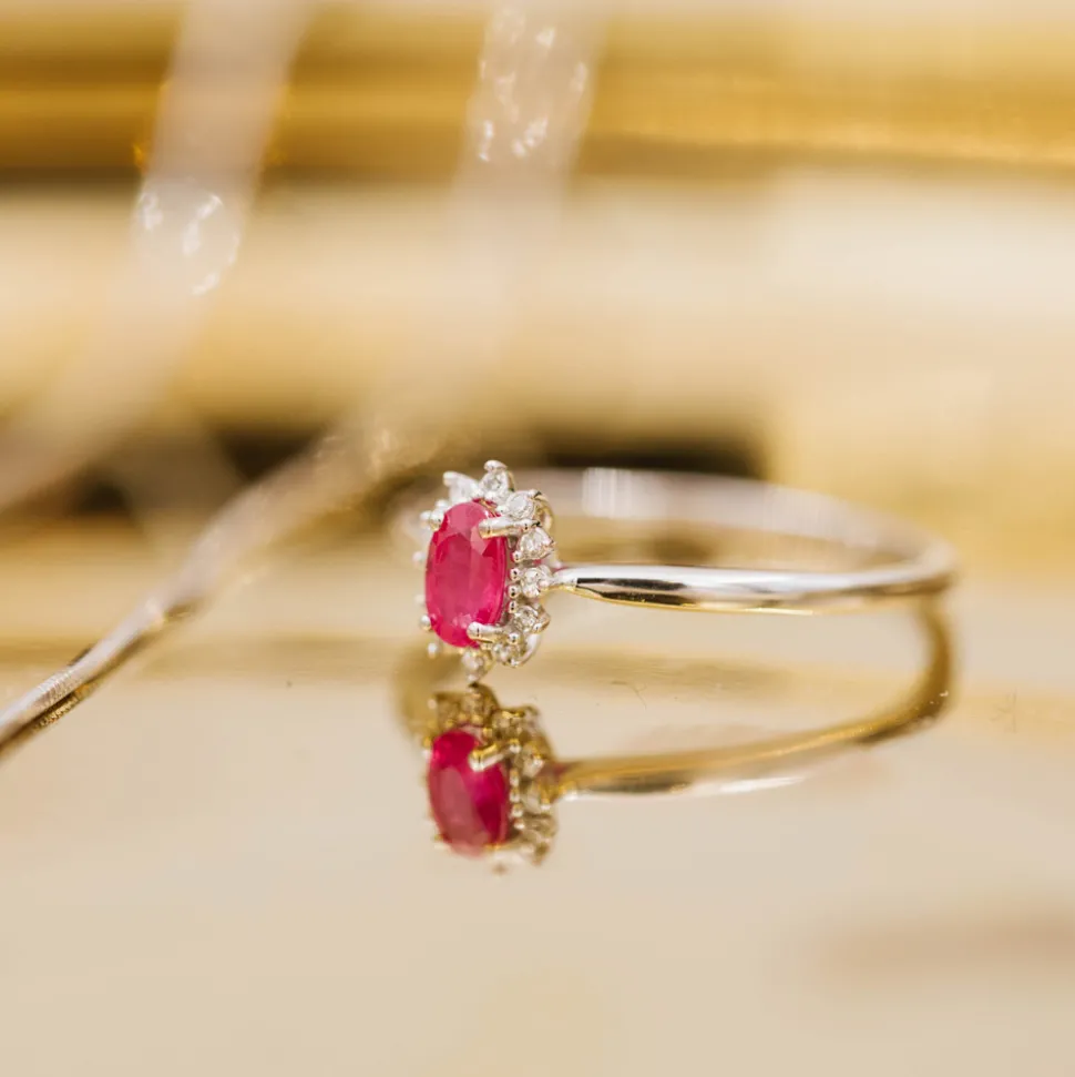 NC Christophersen – Rosettring i hvitt gull med rubin og diamanter, 04 ct