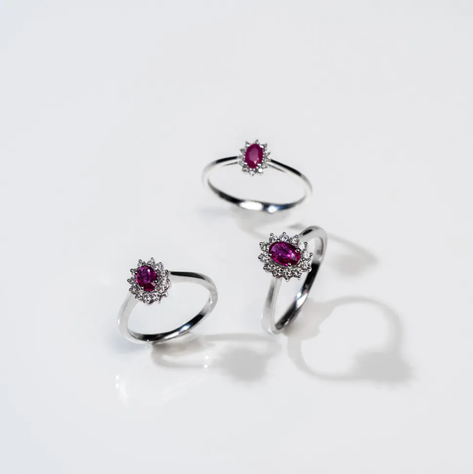 NC Christophersen – Rosettring i hvitt gull med rubin og diamanter, 04 ct