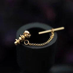 NC Christophersen – Tie-tack i gult gull – Knute