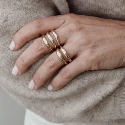 Noën – Ring i matt sølv, 2