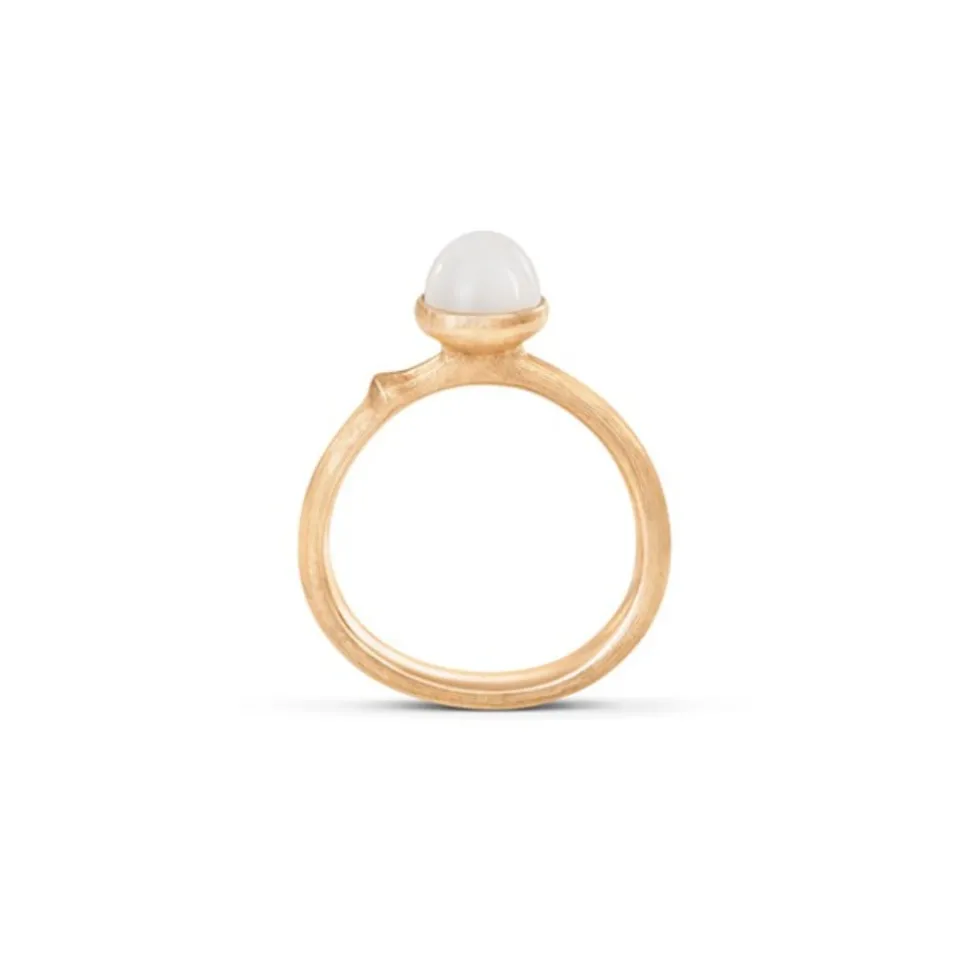 OLE LYNGGAARD COPENHAGEN – Lotus ring nr. 0 i gult gull med hvit månesten