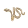OLE LYNGGAARD COPENHAGEN – Snakes medium ring i gult gull pavert med 1,35 ct diamanter