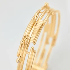 OLE LYNGGAARD COPENHAGEN – BoHo – Armring med 18k gult gull og 0,03 ct diamanter – 15-16 cm