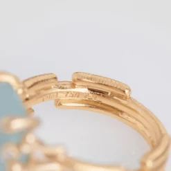 OLE LYNGGAARD COPENHAGEN – BoHo – Ring Medium – 18k gult gull med akvamarin og 0,04 ct diamanter