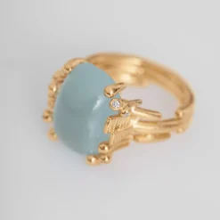 OLE LYNGGAARD COPENHAGEN – BoHo – Ring Medium – 18k gult gull med akvamarin og 0,04 ct diamanter