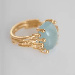OLE LYNGGAARD COPENHAGEN – BoHo – Ring Medium – 18k gult gull med akvamarin og 0,04 ct diamanter