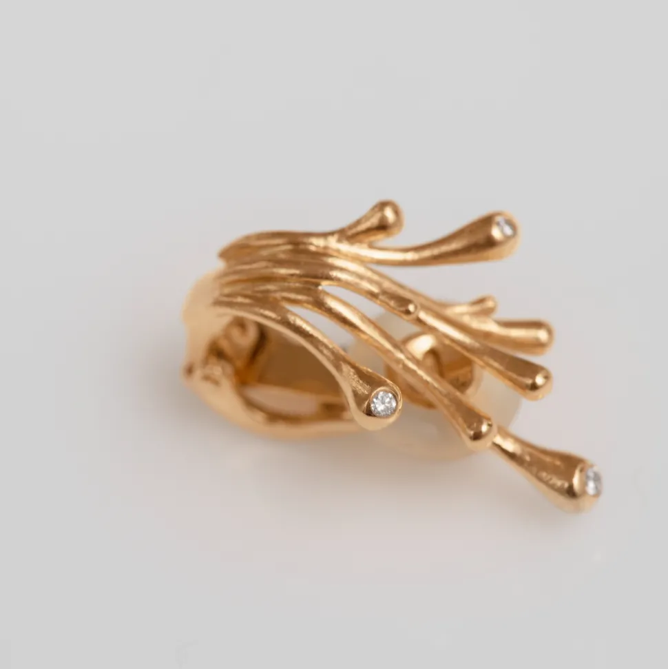 OLE LYNGGAARD COPENHAGEN – BoHo – Earclip liten i 18k gult gull med diamanter