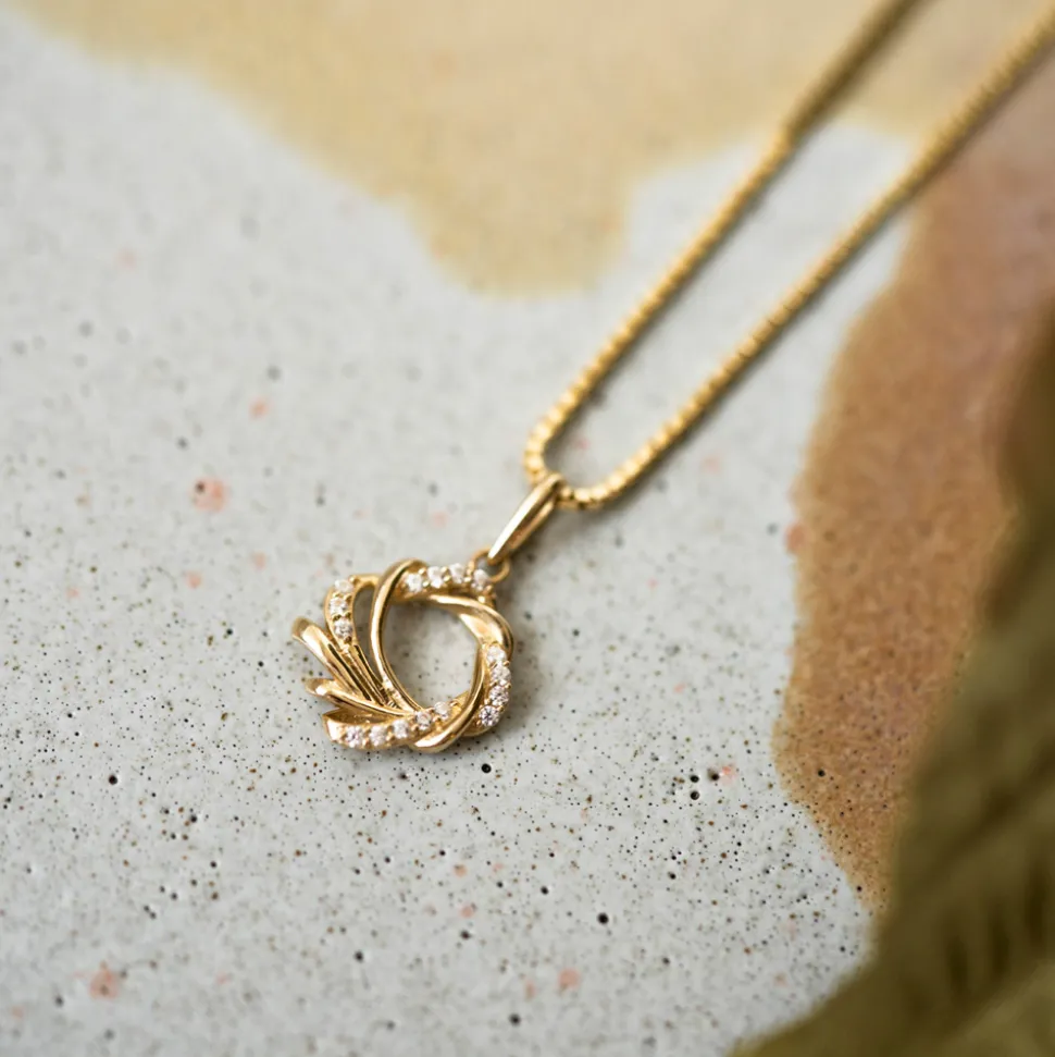 Pan Jewelry – Anheng i gult gull med hvit zirkonia, krans – NB: Kun anheng!