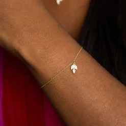 Pan Jewelry – Armbånd i forgyldt sølv med zirkonia, blad