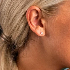 Pan Jewelry – Ørepynt i gult gull med diamanter – 0,13 ct W/SI