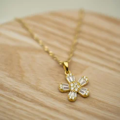 PAN Jewelry Trend – Dina halssmykke i foryglt sølv med zirkonia, blomst