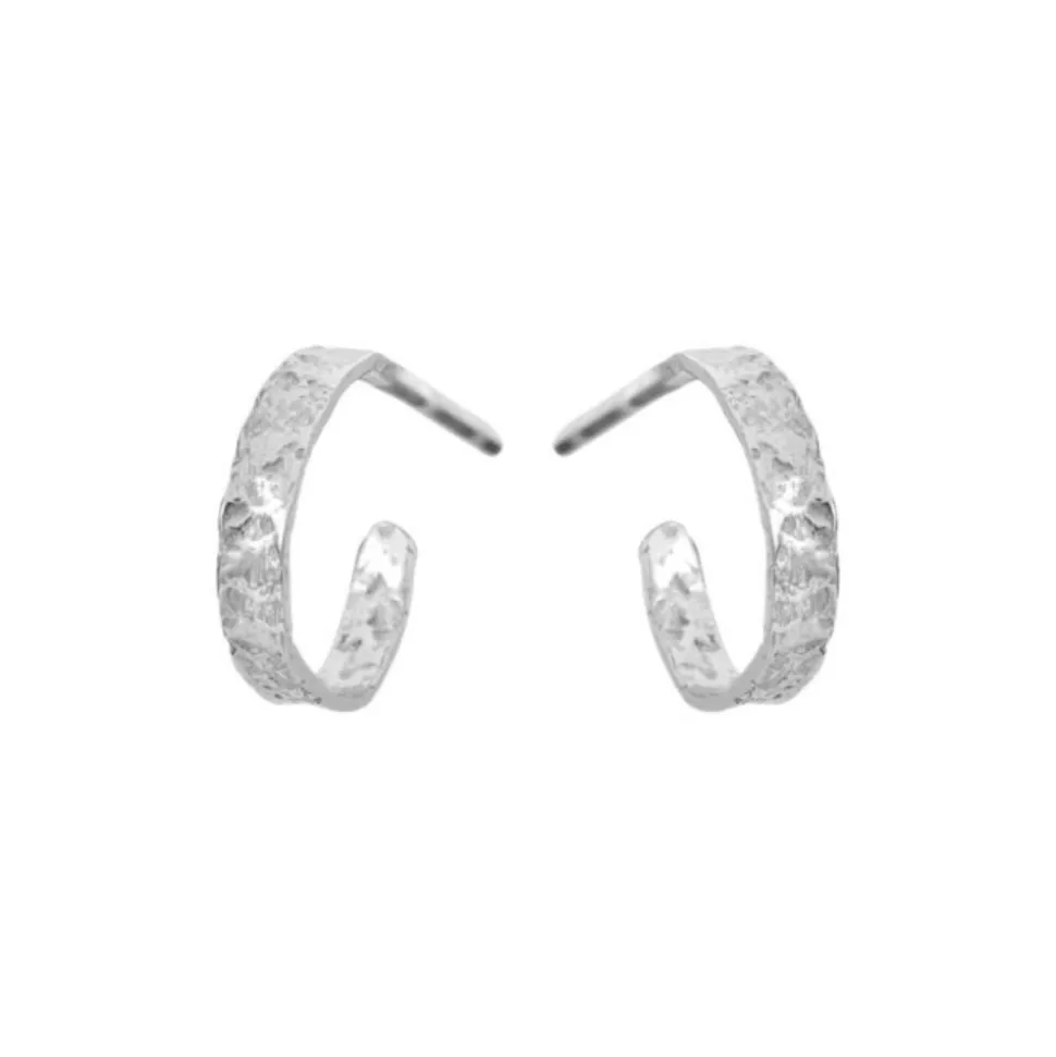 Susanne Friis Bjørner – Creol i sølv, rå overflade, 10 mm diameter 2 mm bred