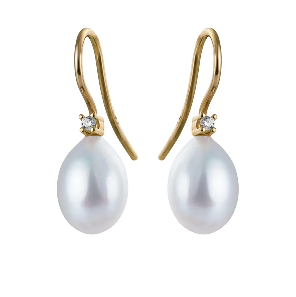 Susanne Friis Bjørner – Ørering (fast bøjle), 14 karat rødguld, brillant TW SI2 0,02×2, hvid ferskvandsperle oval 9-9½ (3400b2-5-9095)