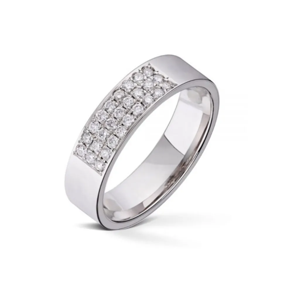 Wedding by Frisenberg – Giftering i hvitt gull – 5 mm bred- med 27 stk diamanter i alt 0,27 ct TW/SI