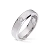 Wedding by Frisenberg – Giftering i hvitt gull – 5 mm bred- med 1 stk diamant i alt 0,10 ct TW/SI