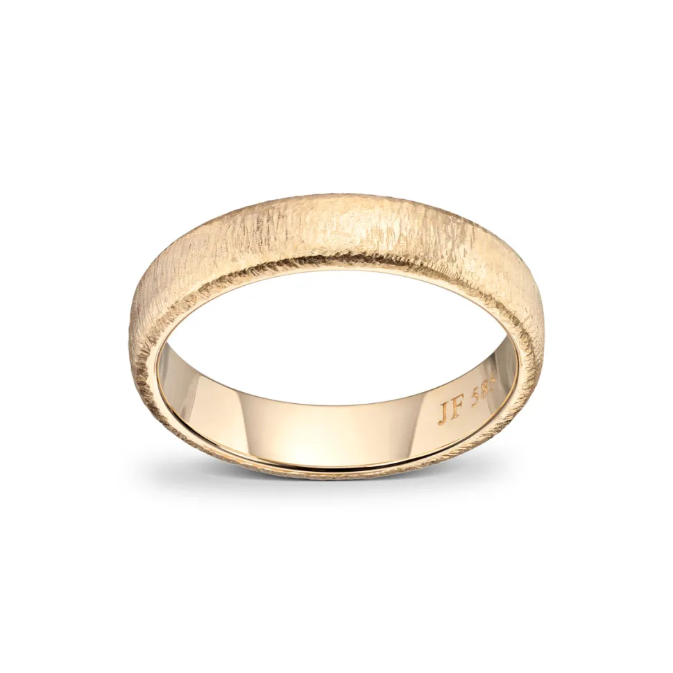 Wedding by Frisenberg – Giftering i gult gull med børstet overflate – 4 mm bred