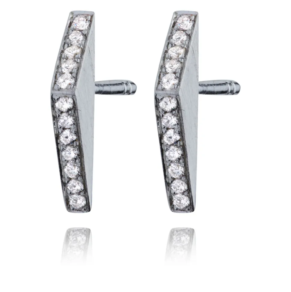 Wille Jewellery – Nordic ørepynt i matt sølv med diamanter